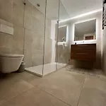 شقة Modern 2 Bedroom With Sea Views