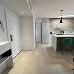 公寓 Modern 2 Bedroom With Sea Views