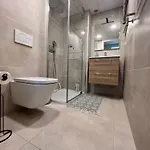 Modern 2 Bedroom With Sea Views *