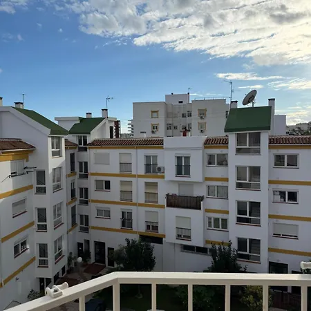 Modern 2 Bedroom With Sea Views