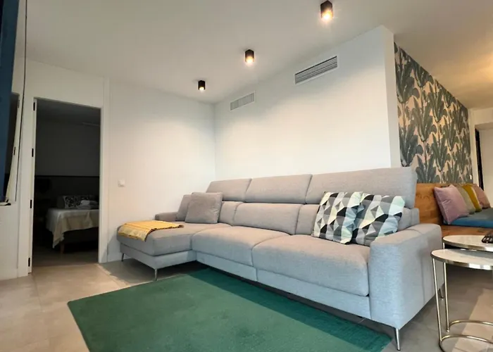 Modern 2 Bedroom With Sea Views Lägenhet