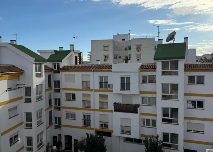 Modern 2 Bedroom With Sea Views