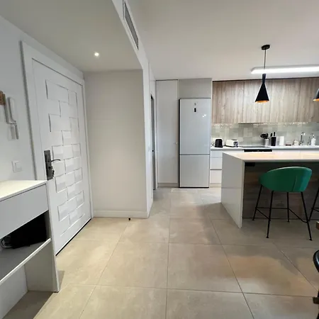 アパート Modern 2 Bedroom With Sea Views